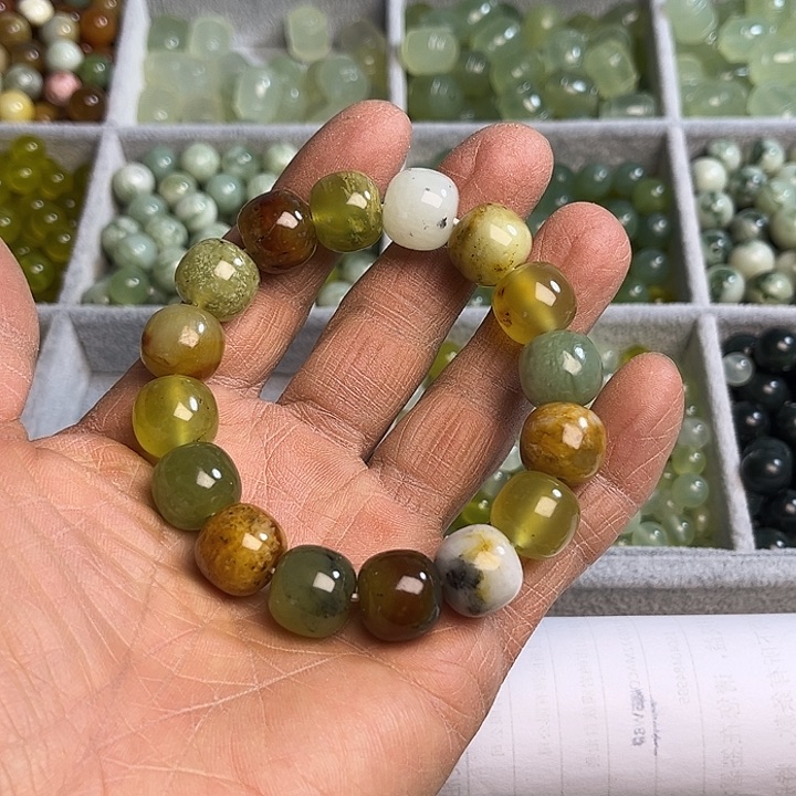 合金蛇纹石玉颈饰