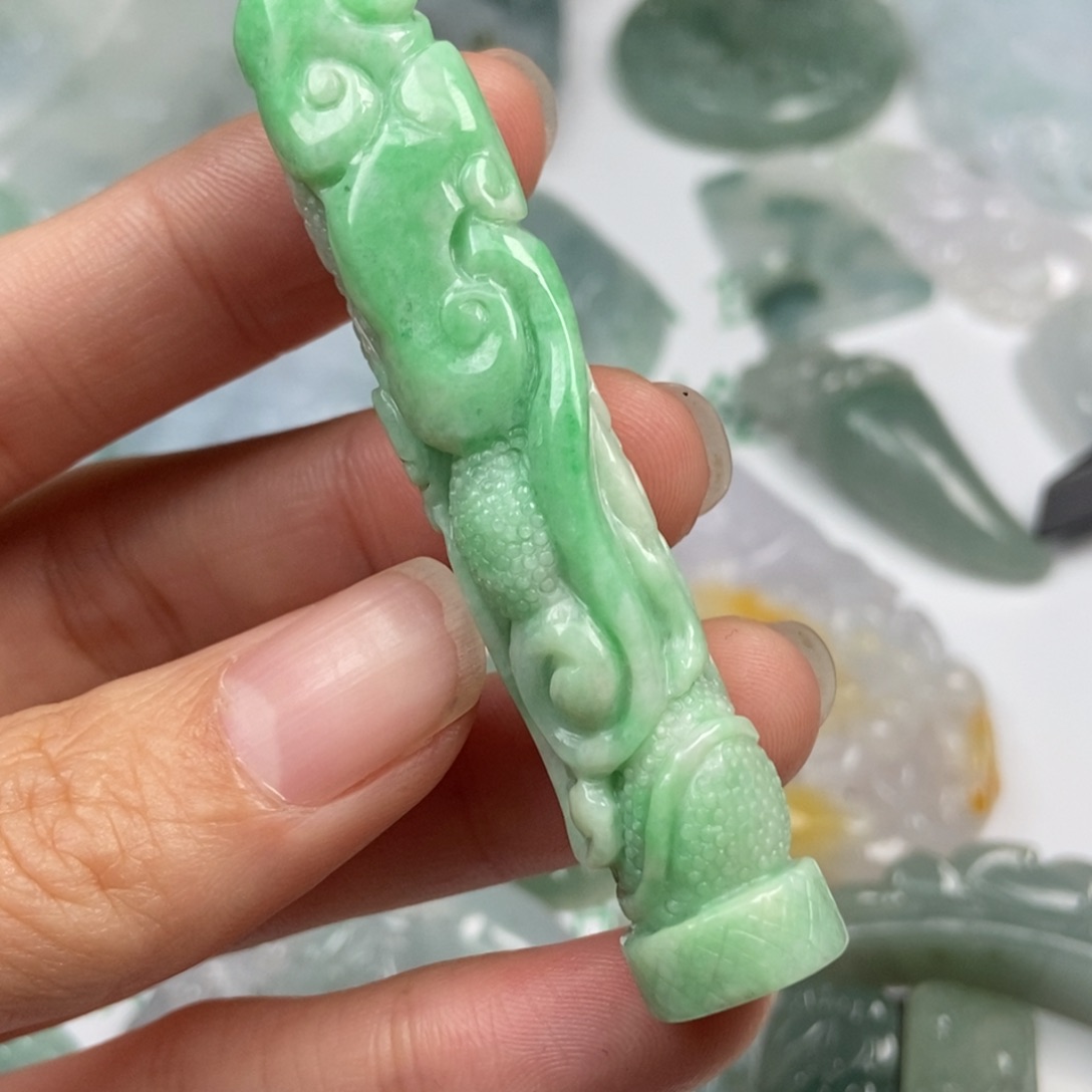 翡翠未镶嵌颈饰翡翠