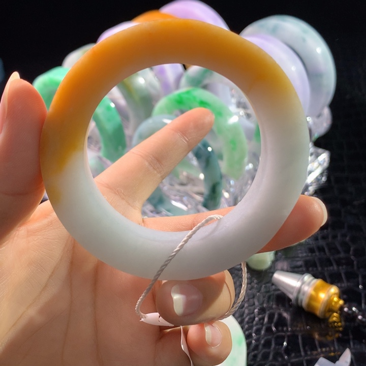 未镶嵌正圈定制翡翠莎*