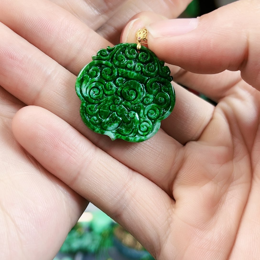 翡翠颈饰18K金镶嵌吊坠