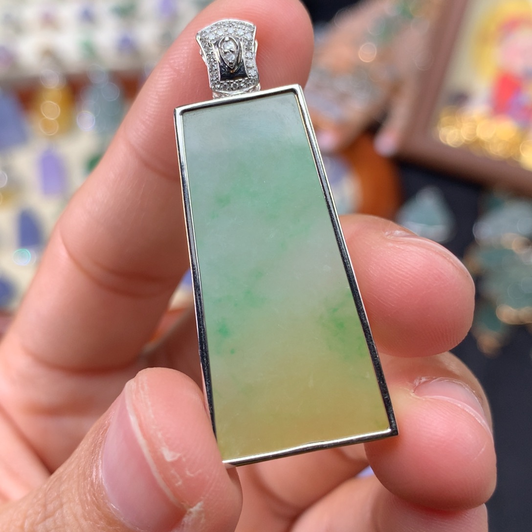 吊坠(不含链)18K金镶嵌翡翠