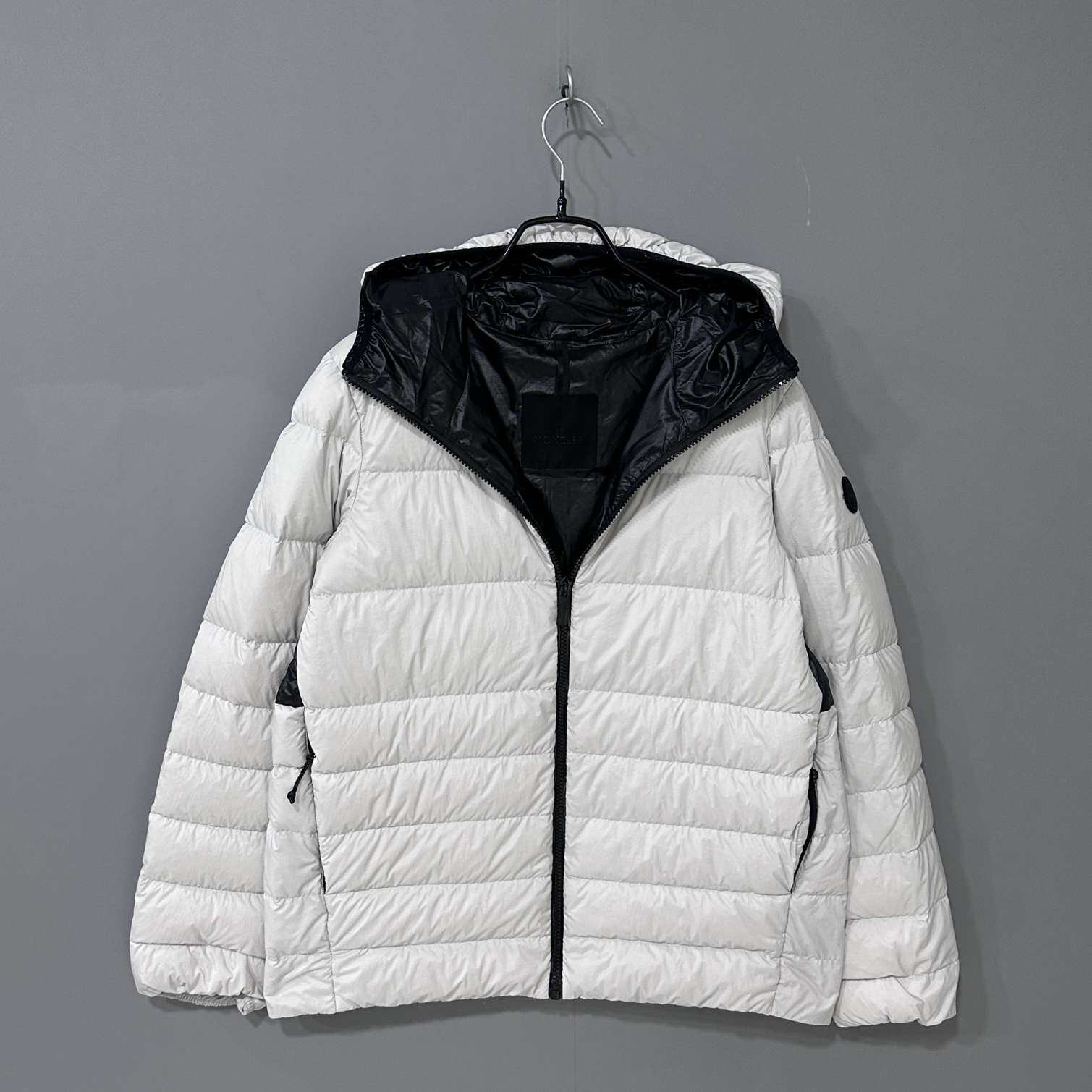 99新 MONCLER 袖标后背字母logo羽绒服 Moncler /蒙口/0码/56556