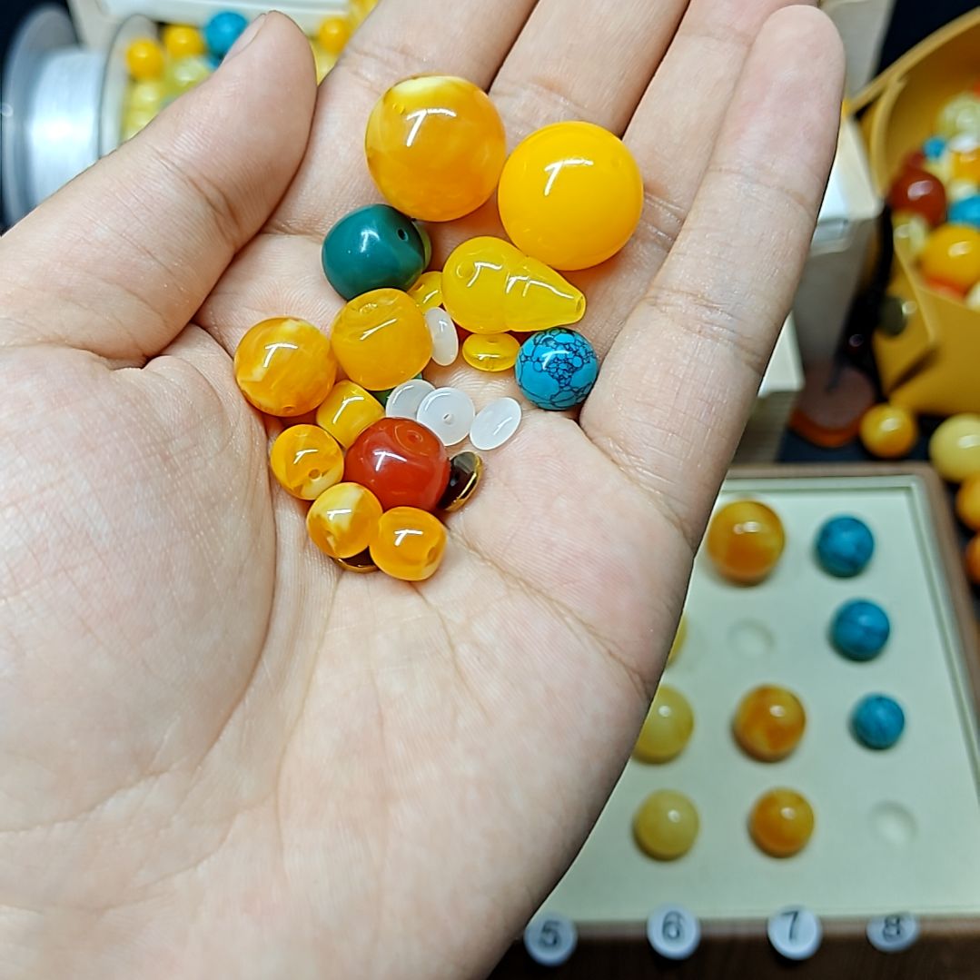 琥珀未镶嵌裸石.......... 