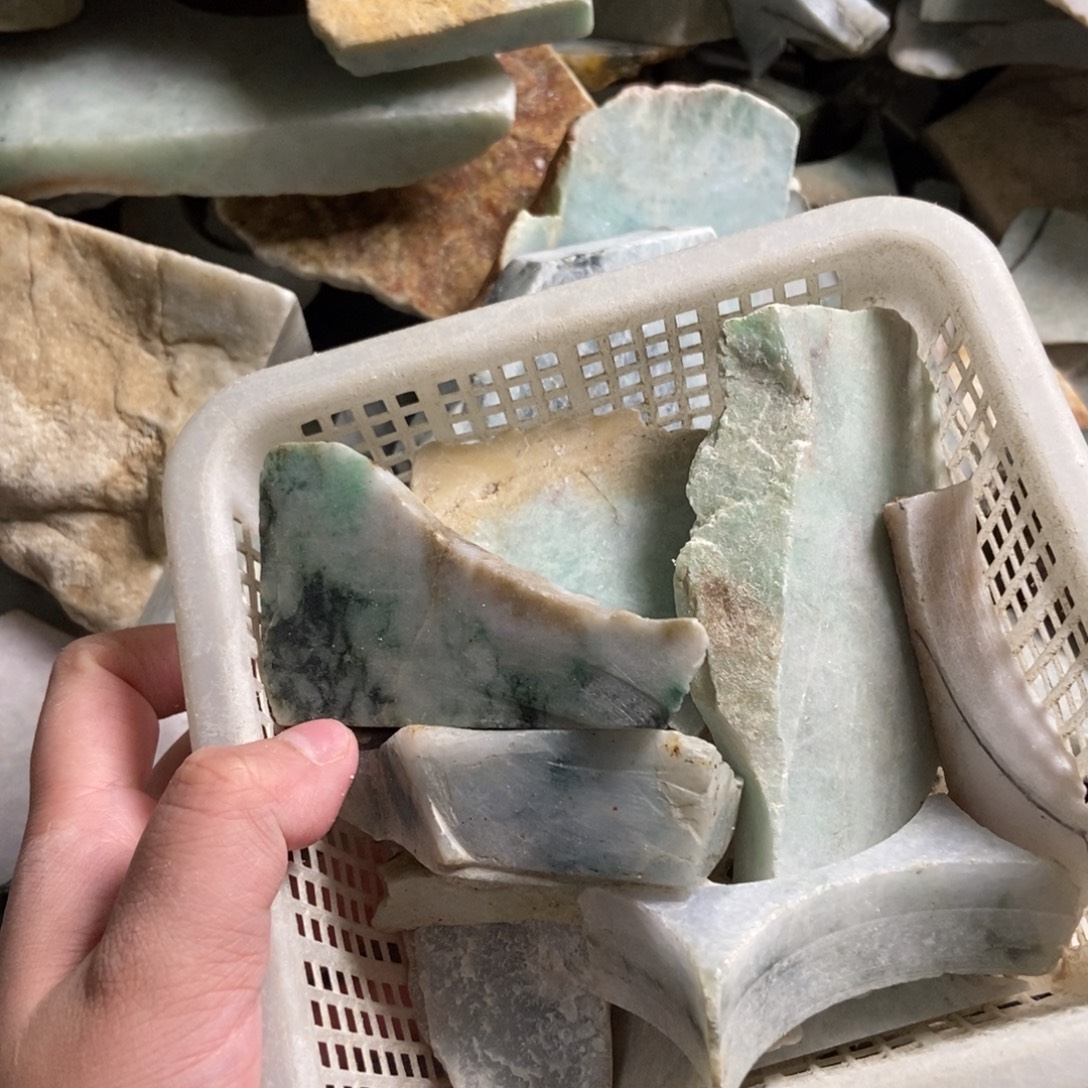 透***彻未镶嵌挂件翡翠天然翡翠