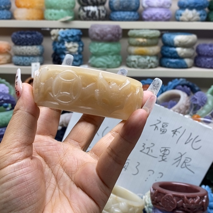 未镶嵌手镯石英岩玉