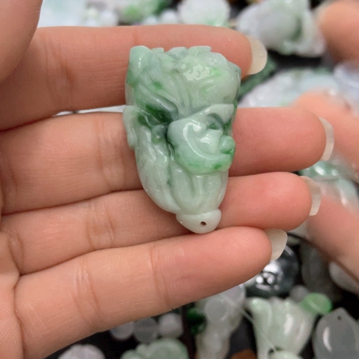 【闪购商品】翡翠颈饰未镶嵌天然翡翠