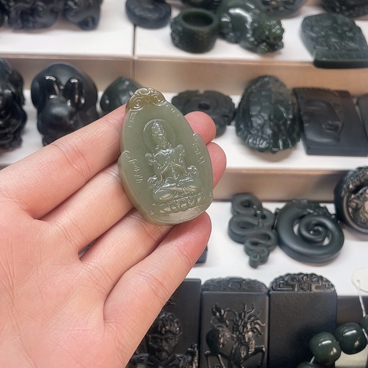 和田玉未镶嵌颈饰