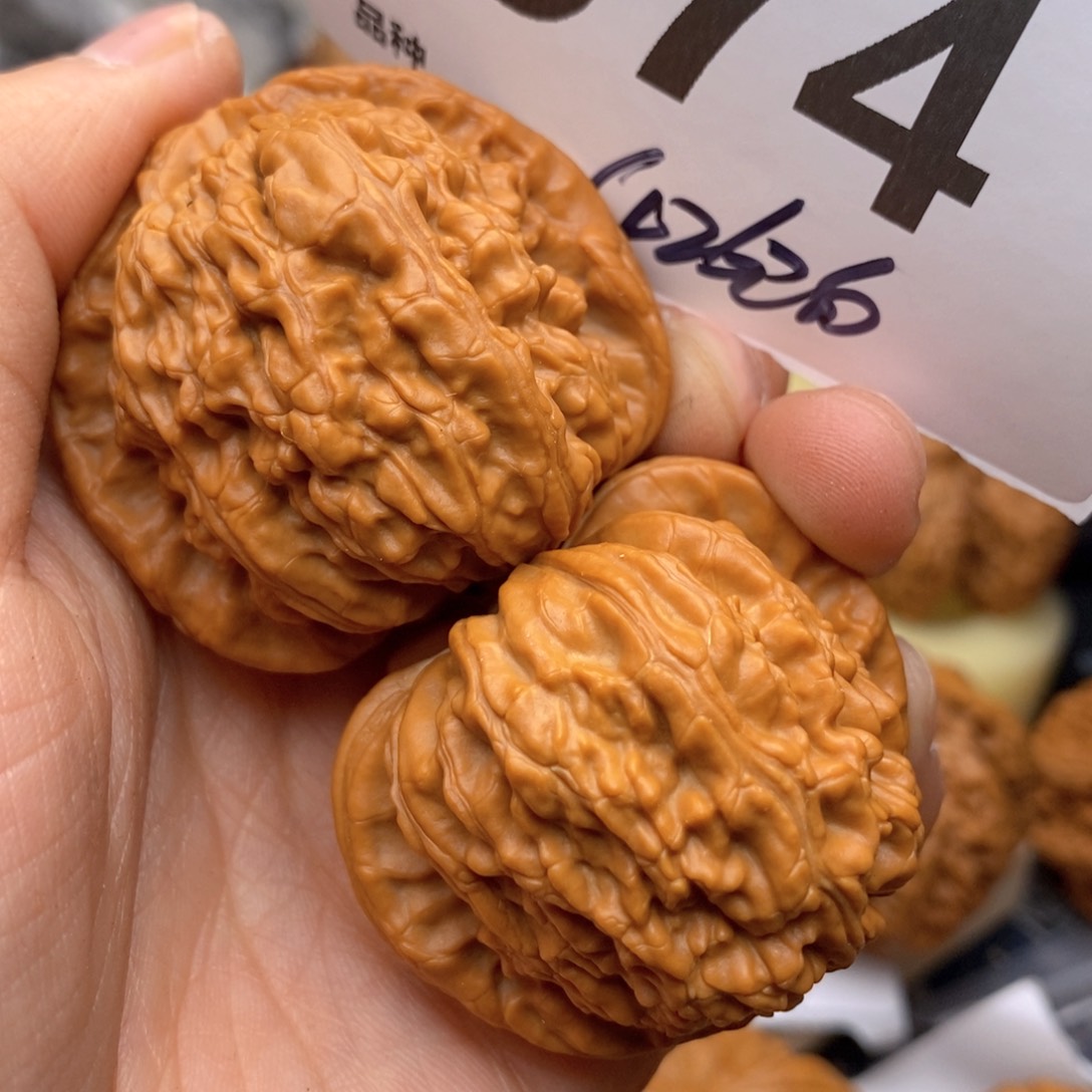 文玩核桃吊坠674号42全白