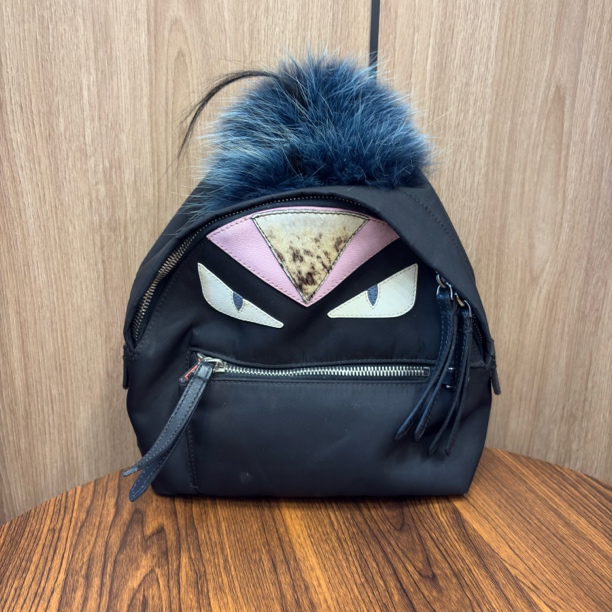 95新 FENDI/芬迪 入目 小号怪兽双肩包 61279