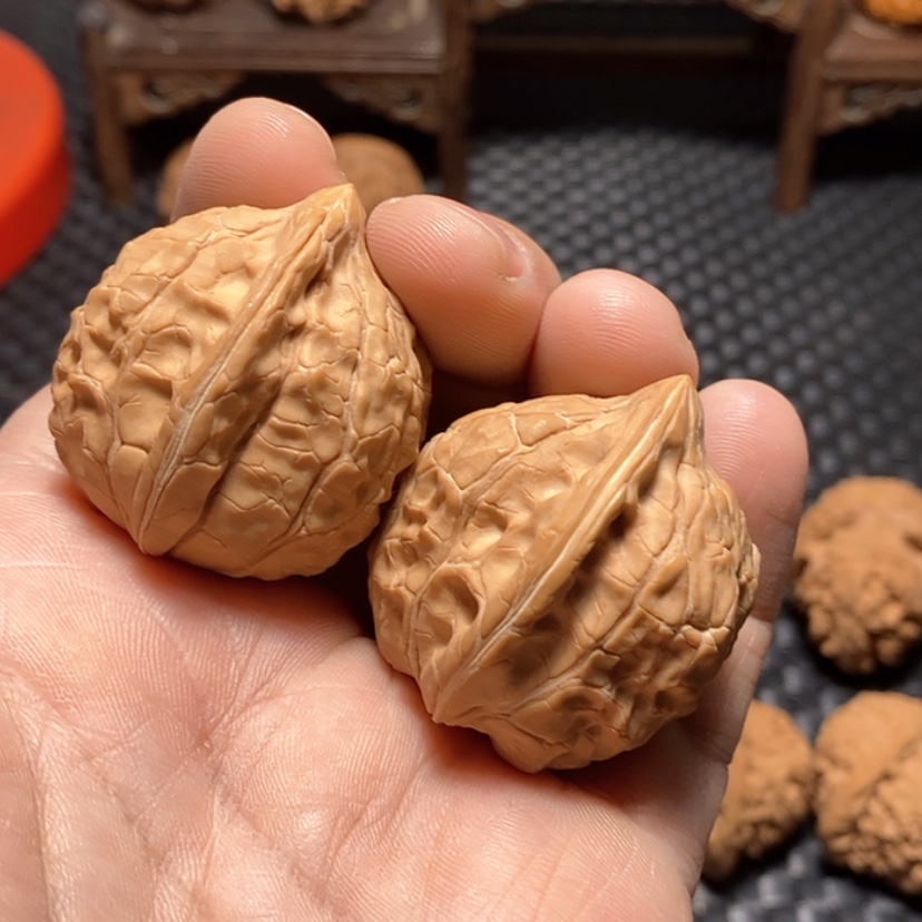 【闪购商品】文玩核桃把件36尺，有修龟甲纹