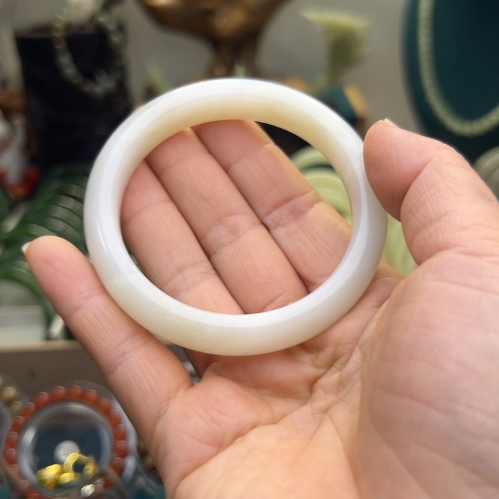 和田玉手镯未镶嵌58圈围10260