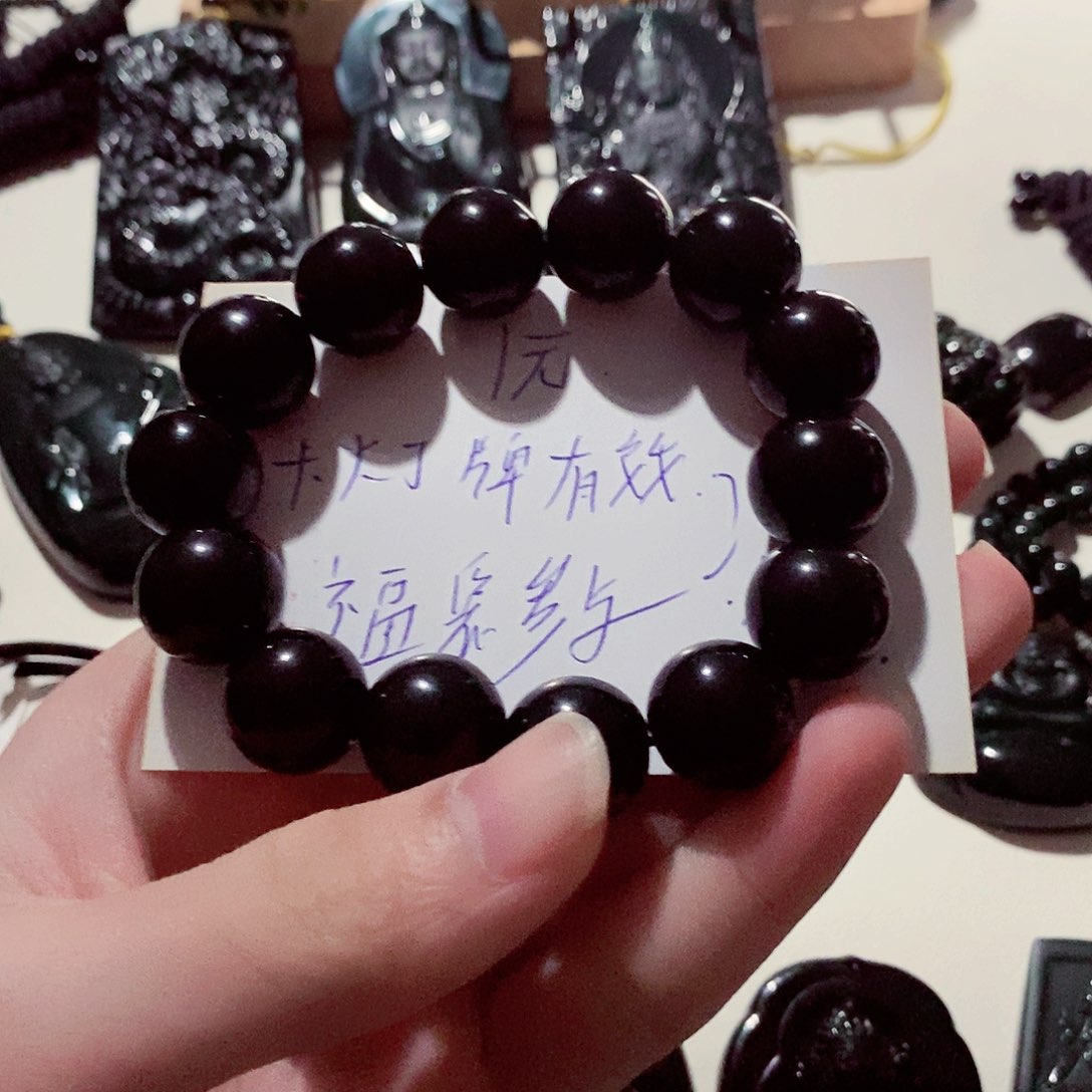 翡翠颈饰未镶嵌?****翡翠a