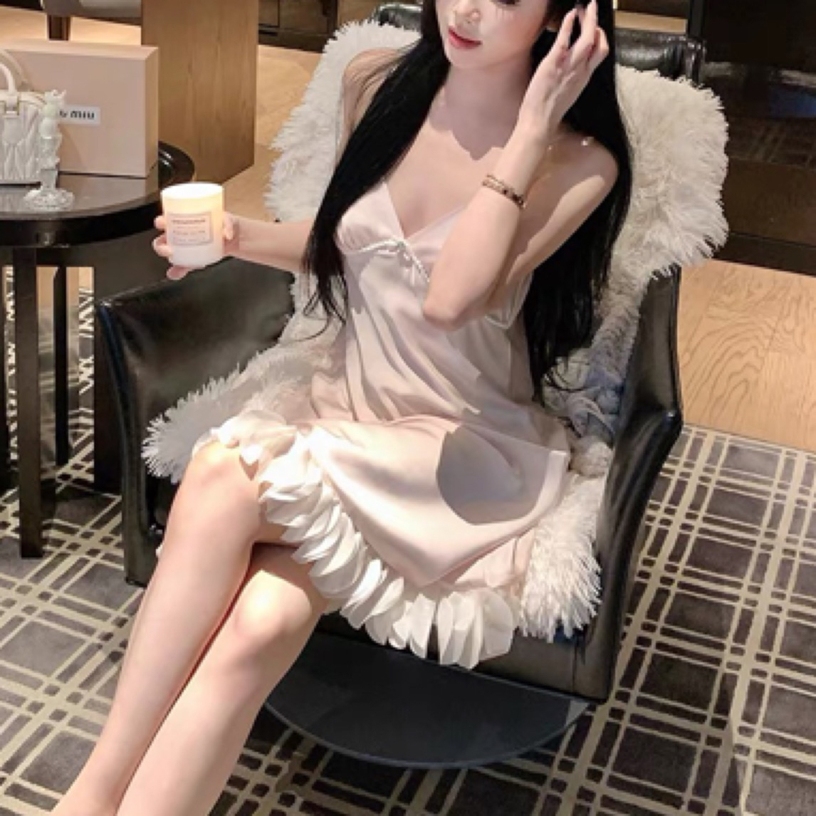 伊洛【甜美浪漫】2025丝质透气气质纯色花瓣睡衣睡裙MQ薄款有胸垫