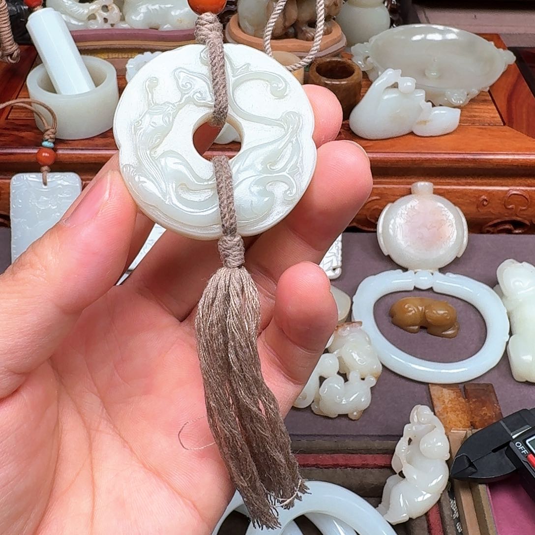 和田玉（糖玉）挂件未镶嵌厚***了