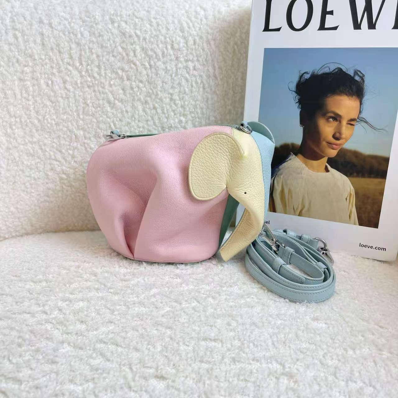 99新 LOEWE/罗意威 拼色小象包/ 25380833/代卖服务/12期免息