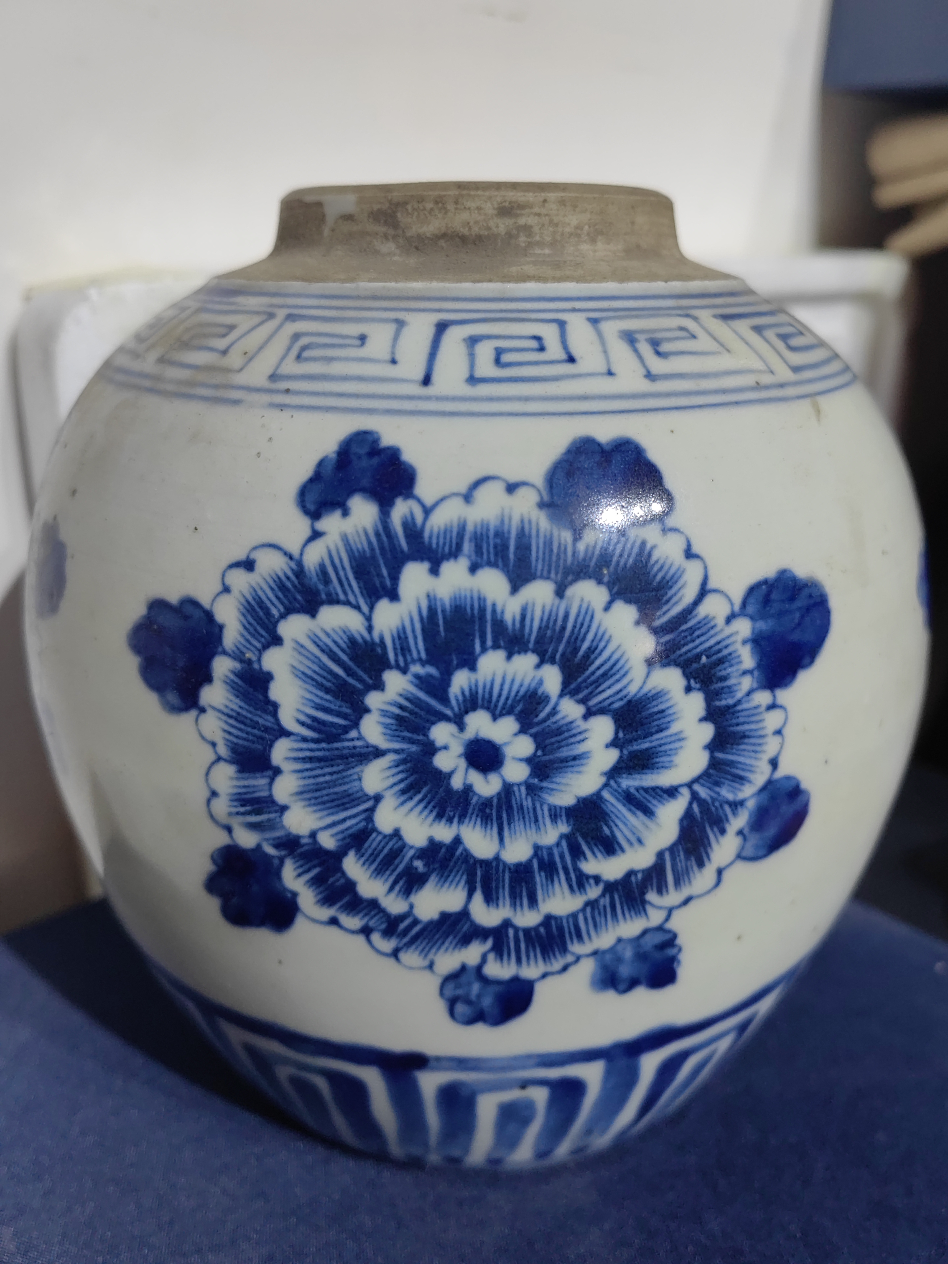 青花罐子摆件摆件