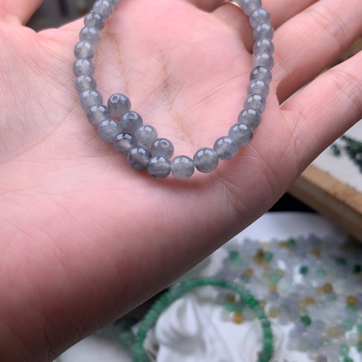 翡翠散珠C****桃乌鸡手串