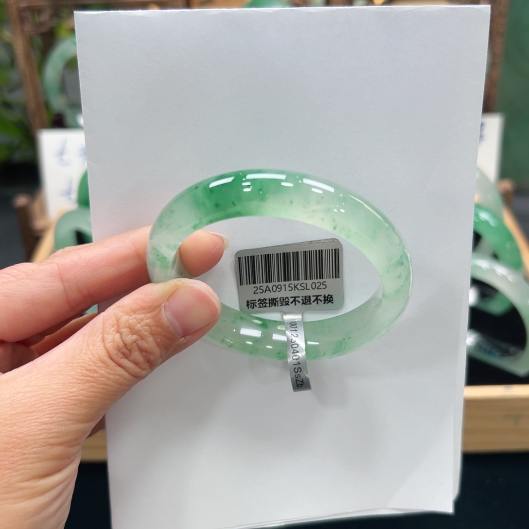 G***o石英质玉未镶嵌手镯➕佳佳52