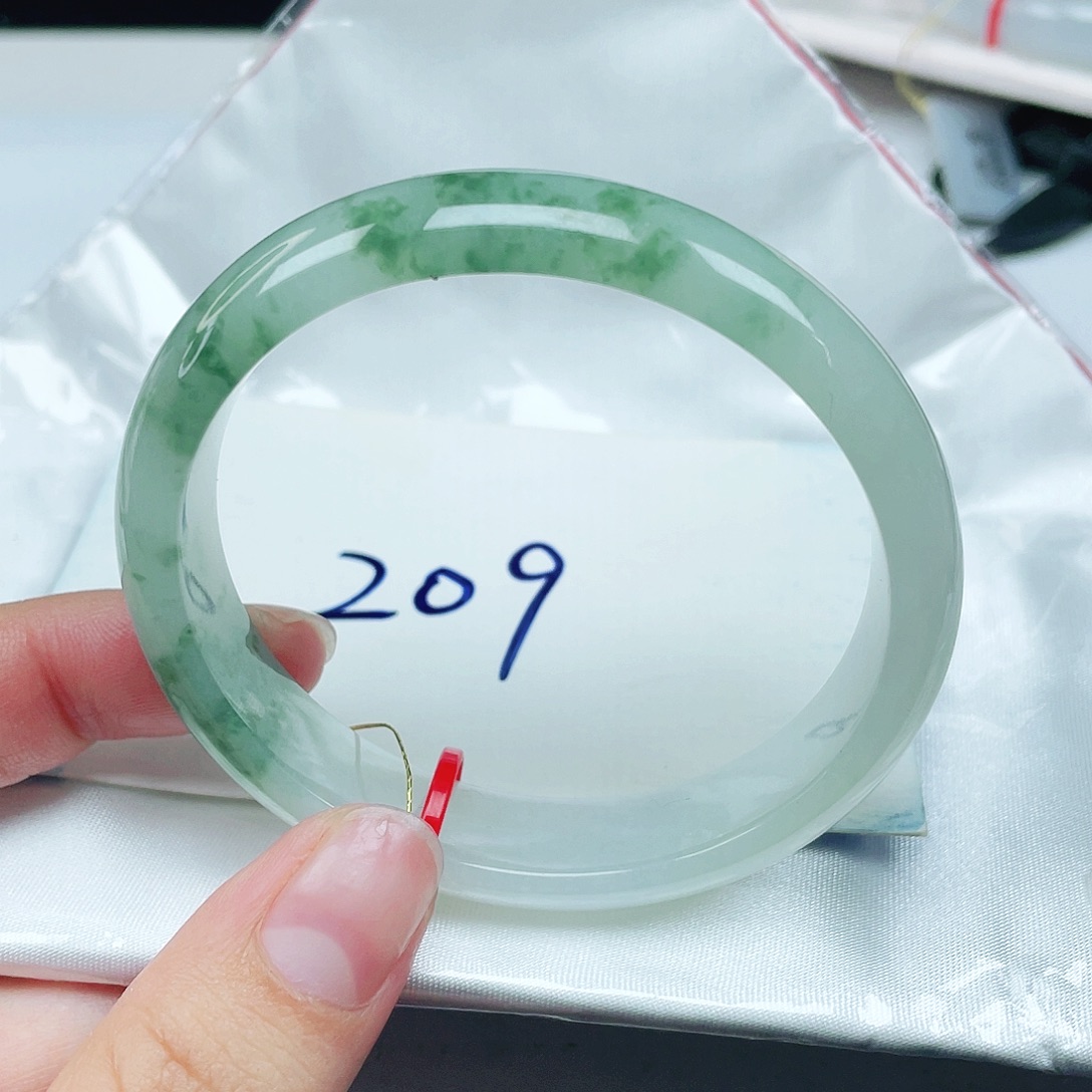 翡翠未镶嵌手镯（贵妃镯）贵妃54.5