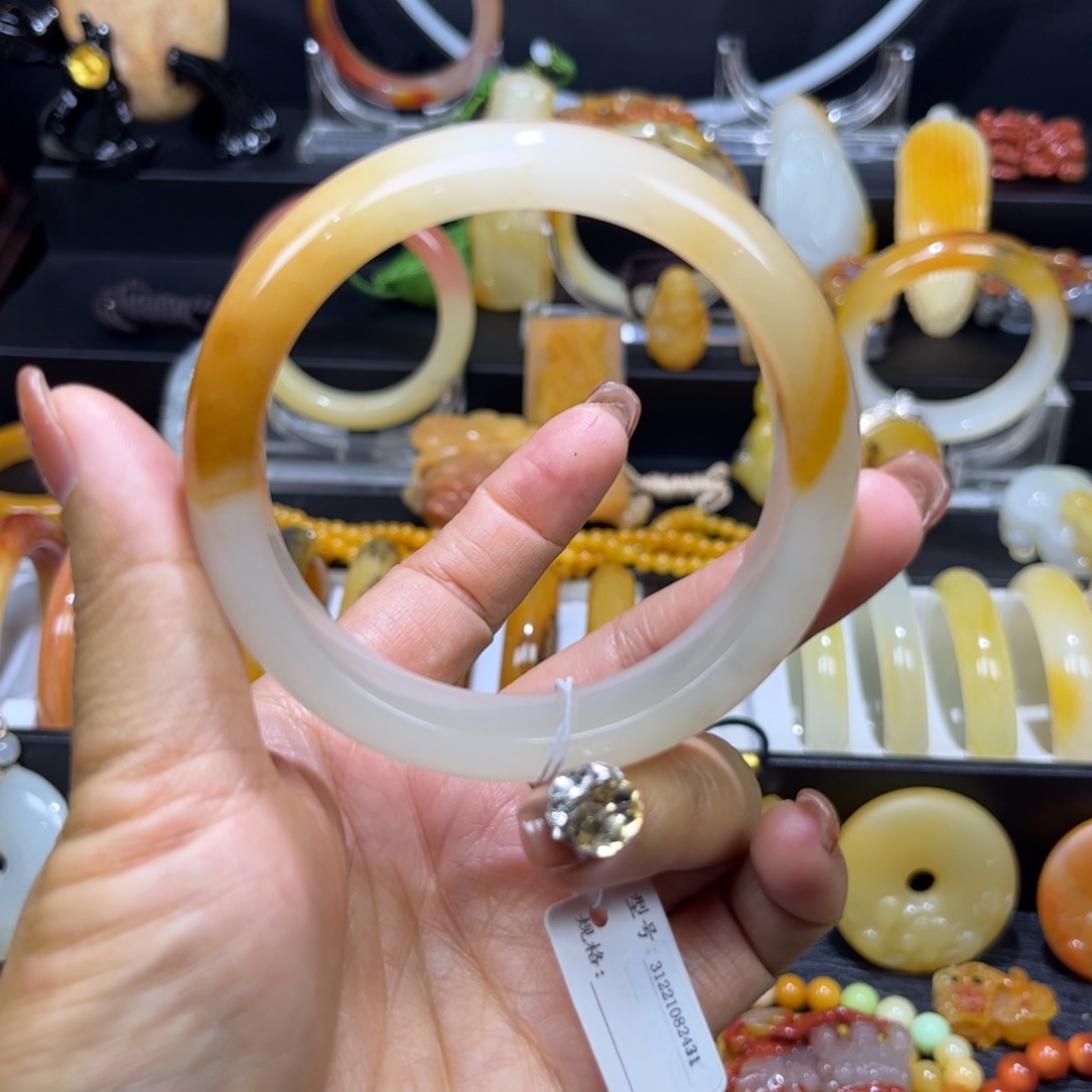 石英质玉（黄龙玉）未镶嵌手镯