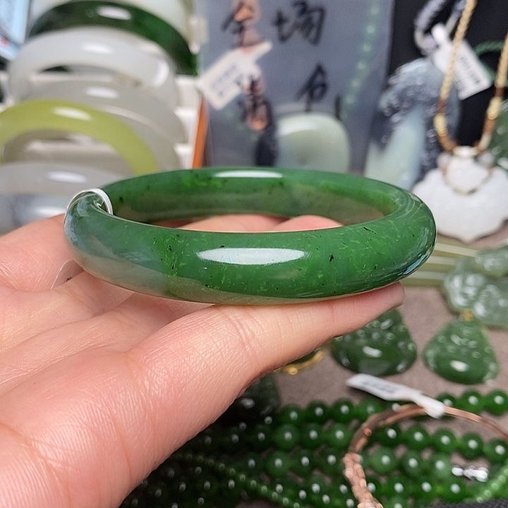 和田玉未镶嵌手镯60