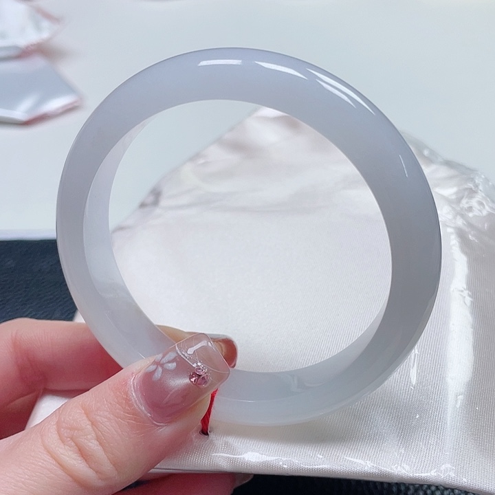 翡翠手镯未镶嵌缅甸