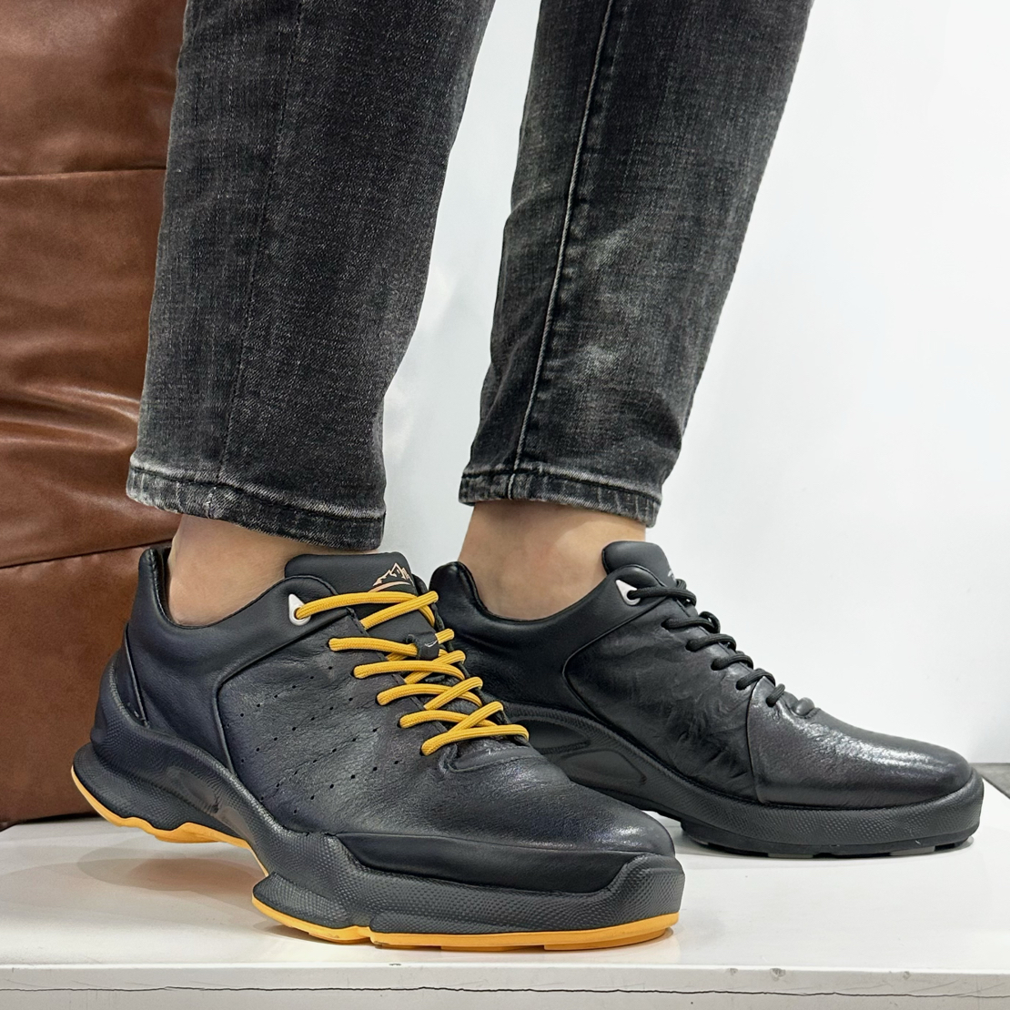 秋冬款男士透气真皮软底百搭休闲商务皮鞋轻奢