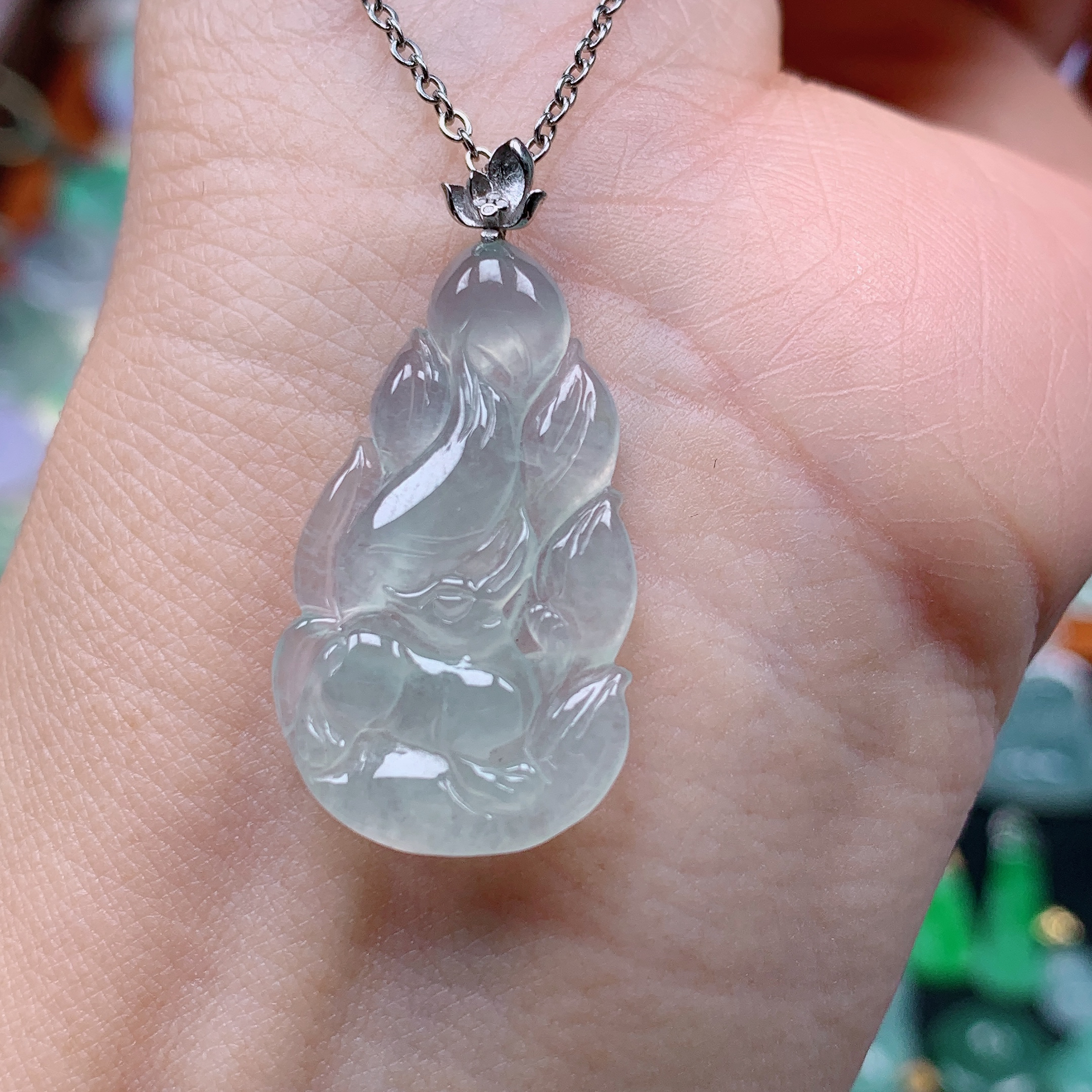 缅甸天然A货翡翠，冰种九尾狐 编号13/1215 尺27.6-16.5-3.5