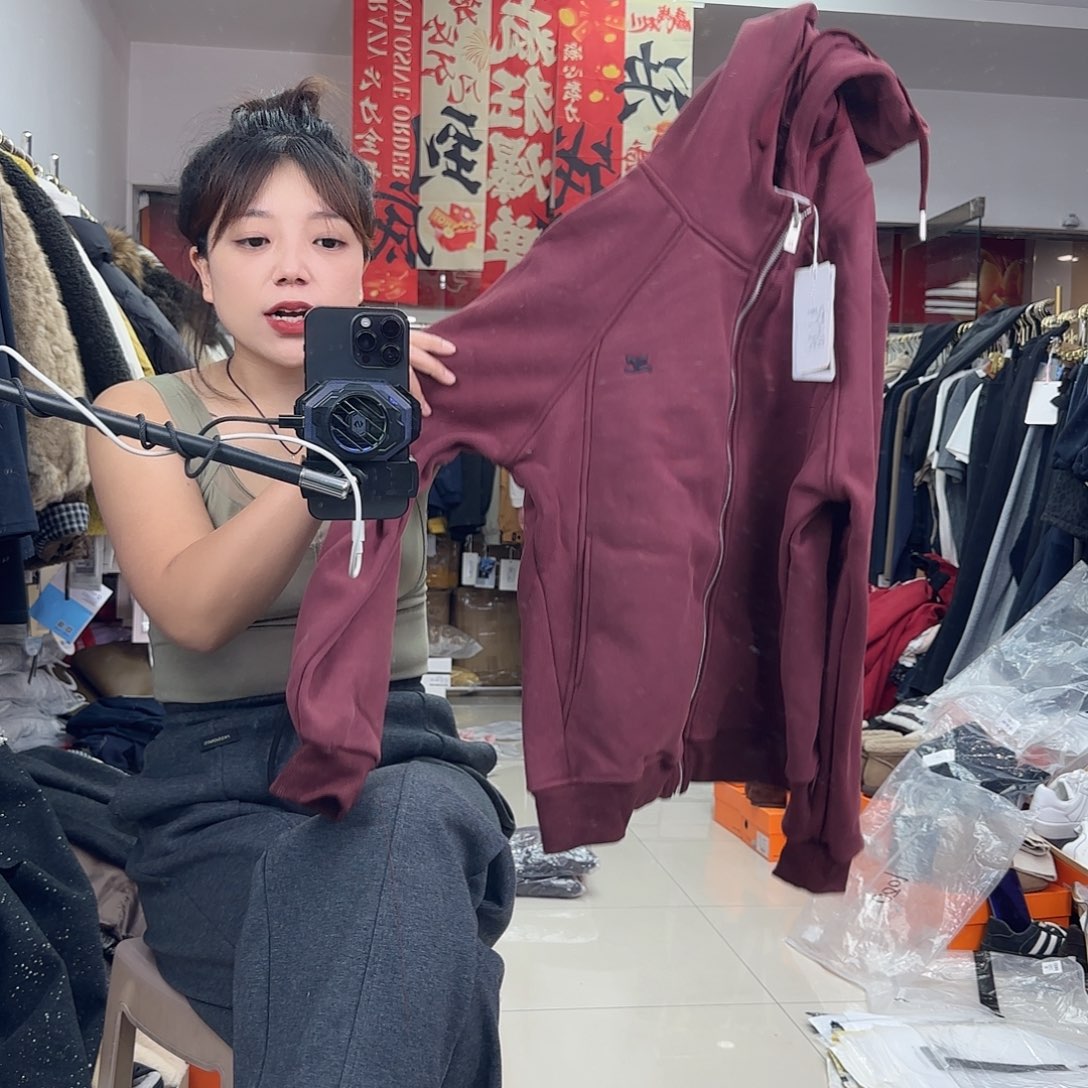 170酒红色加绒外套特价