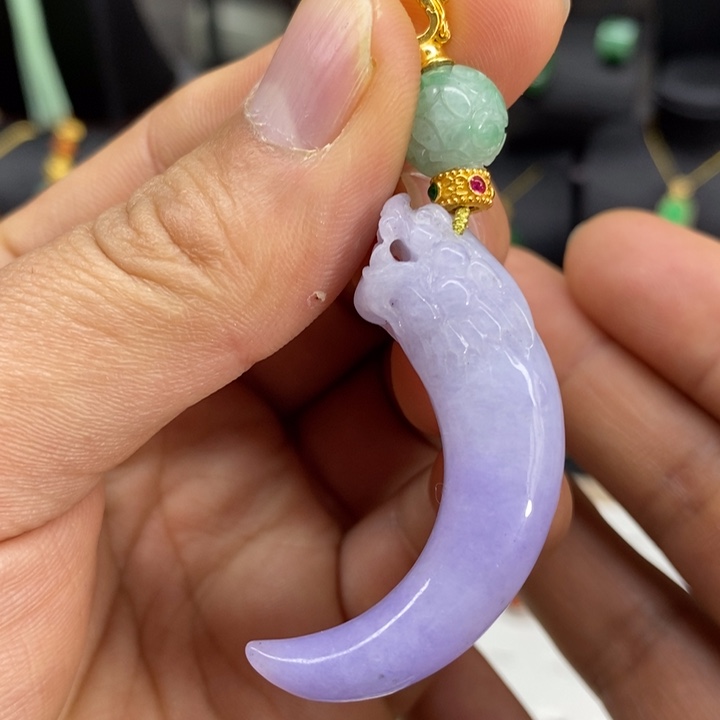 翡翠颈饰未镶嵌吊坠