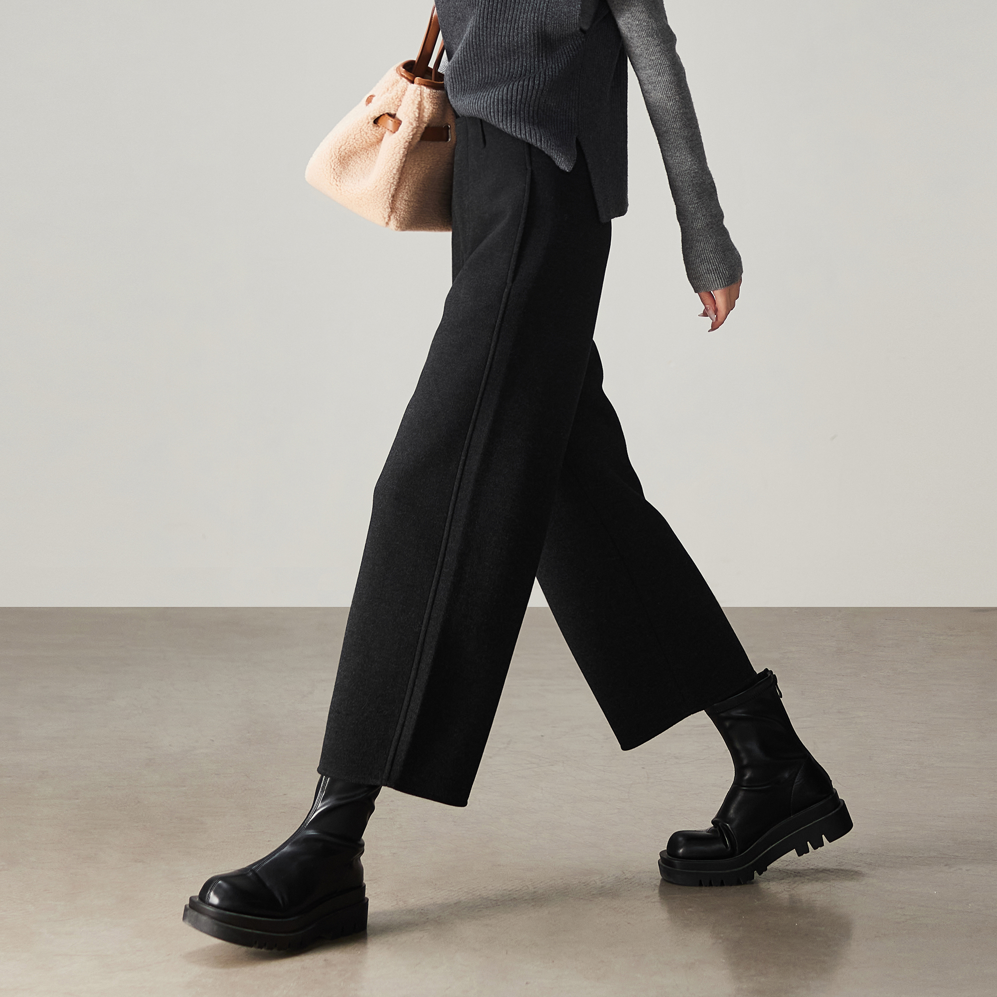 索菲丝尔2025冬季新款时尚高腰百搭保暖九分休闲阔腿裤女541187