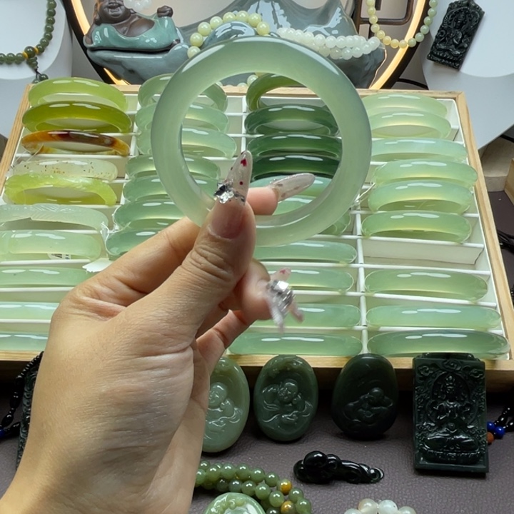 岫玉未镶嵌手镯岫玉