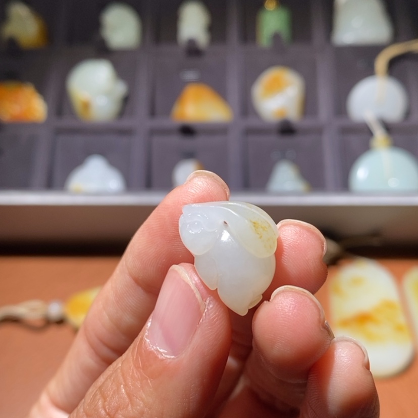 【闪购商品】吊坠(不含链)未镶嵌和田玉