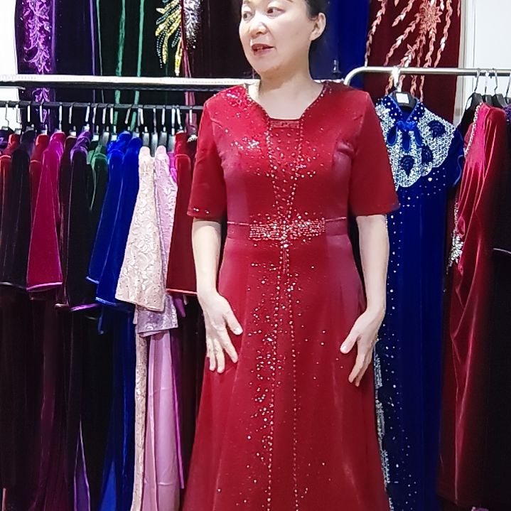 110斤内连衣裙重工中长短袖