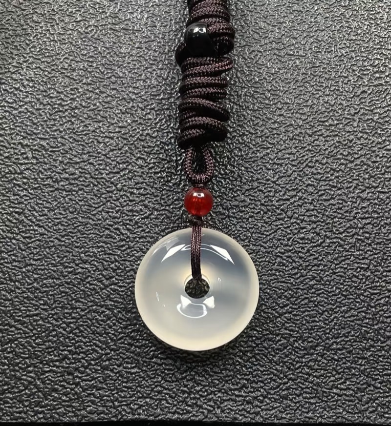 天然冰透精美时尚玛瑙玉髓平安扣吊坠新款男女款挂件多样性发一