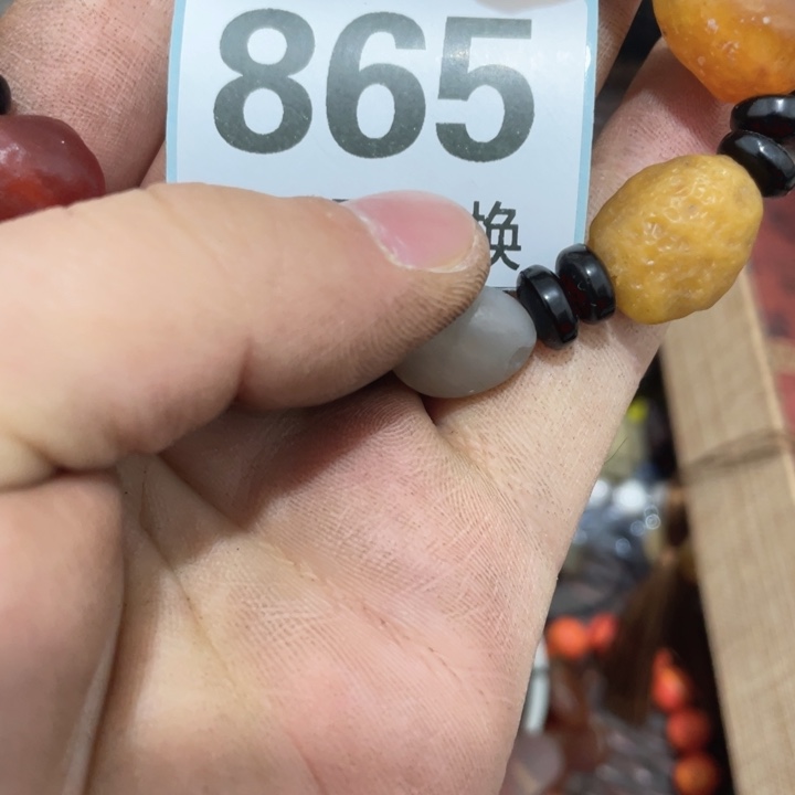 扁***》陶瓷直播间里火爆热卖