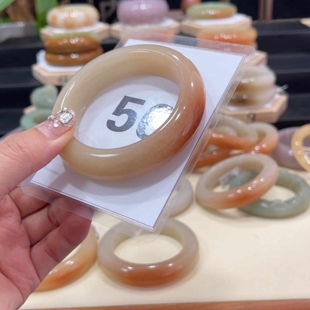 石英质玉手镯未镶嵌