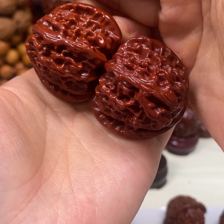 L***M吊坠文玩核桃白狮子