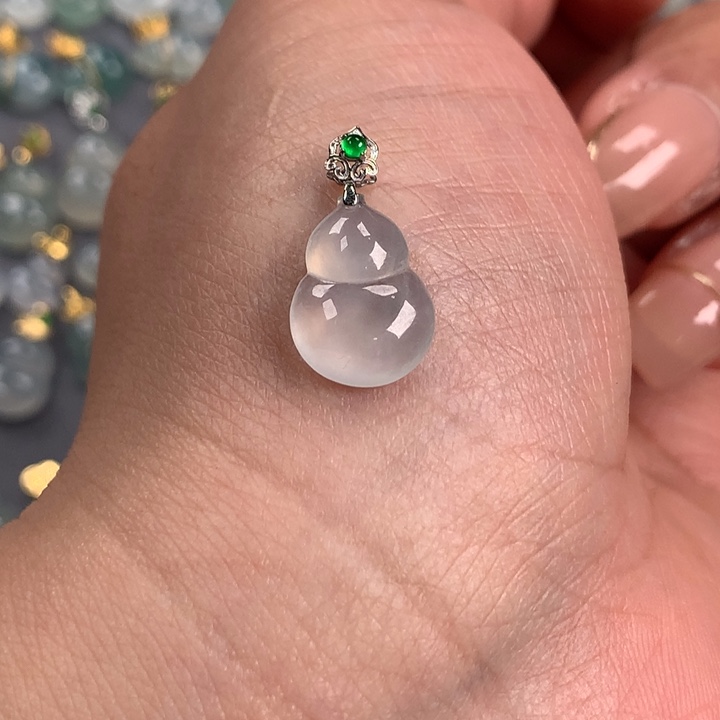 翡翠颈饰18K金镶嵌葫芦