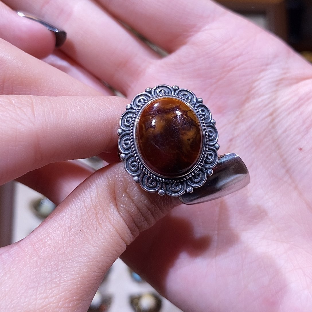 琥珀银S925镶嵌戒指奶****?戒指