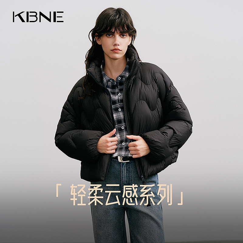 【轻柔云感泡芙】KBNE羽绒服爆款2025新款保暖立领轻薄短款羽绒服女