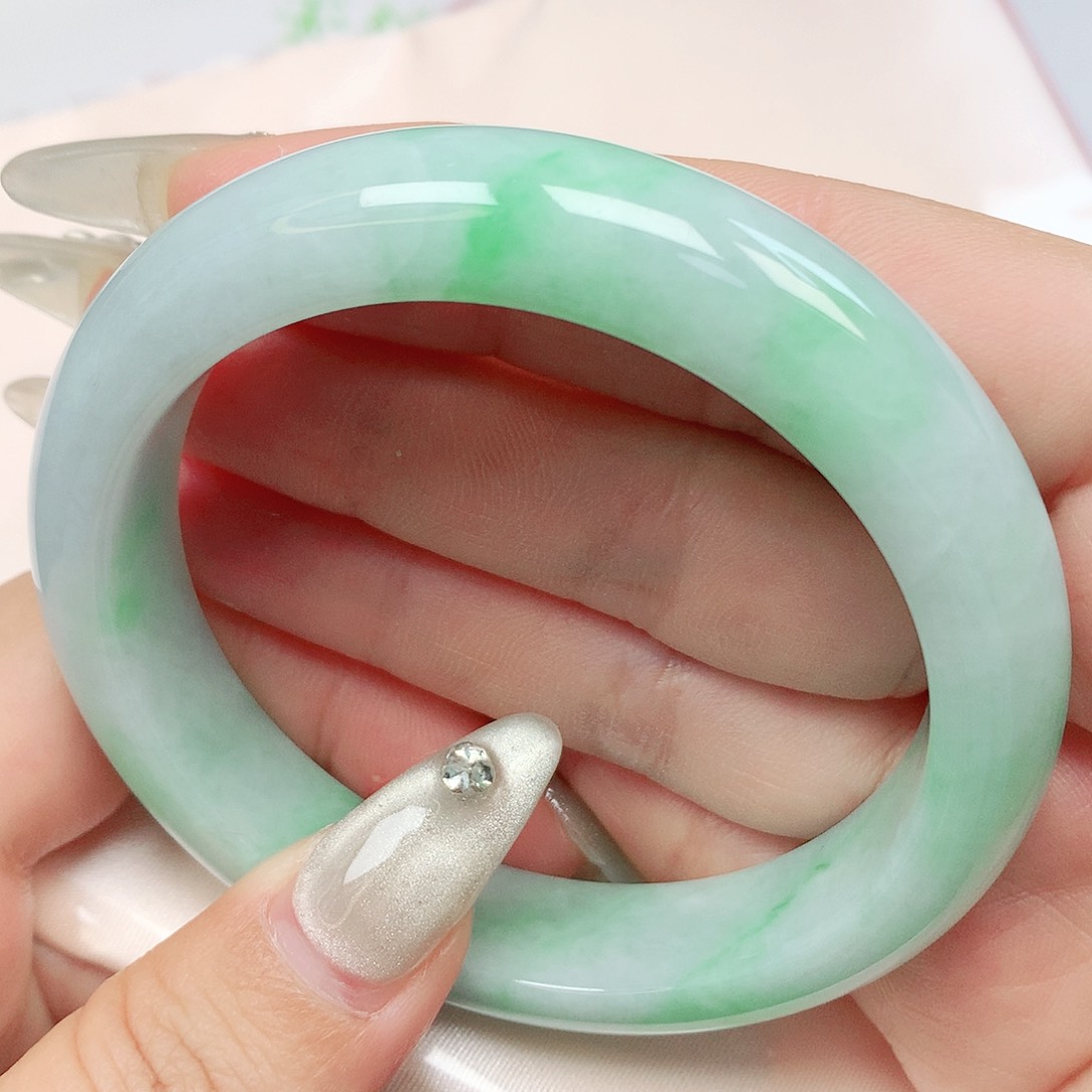 翡翠手镯未镶嵌抖音936