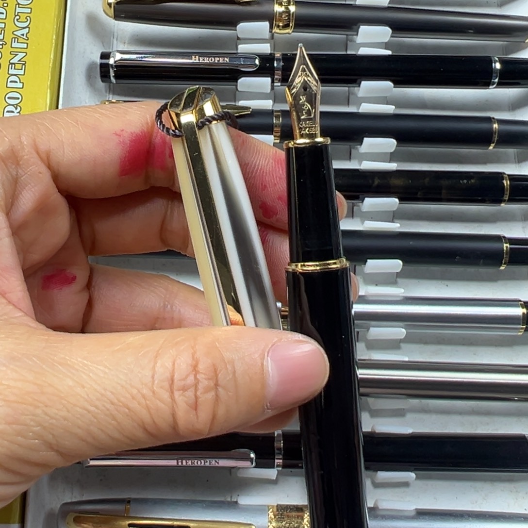 便携式凯格露袋鼠14k金笔笔身有凹陷瑕疵带盒子处理