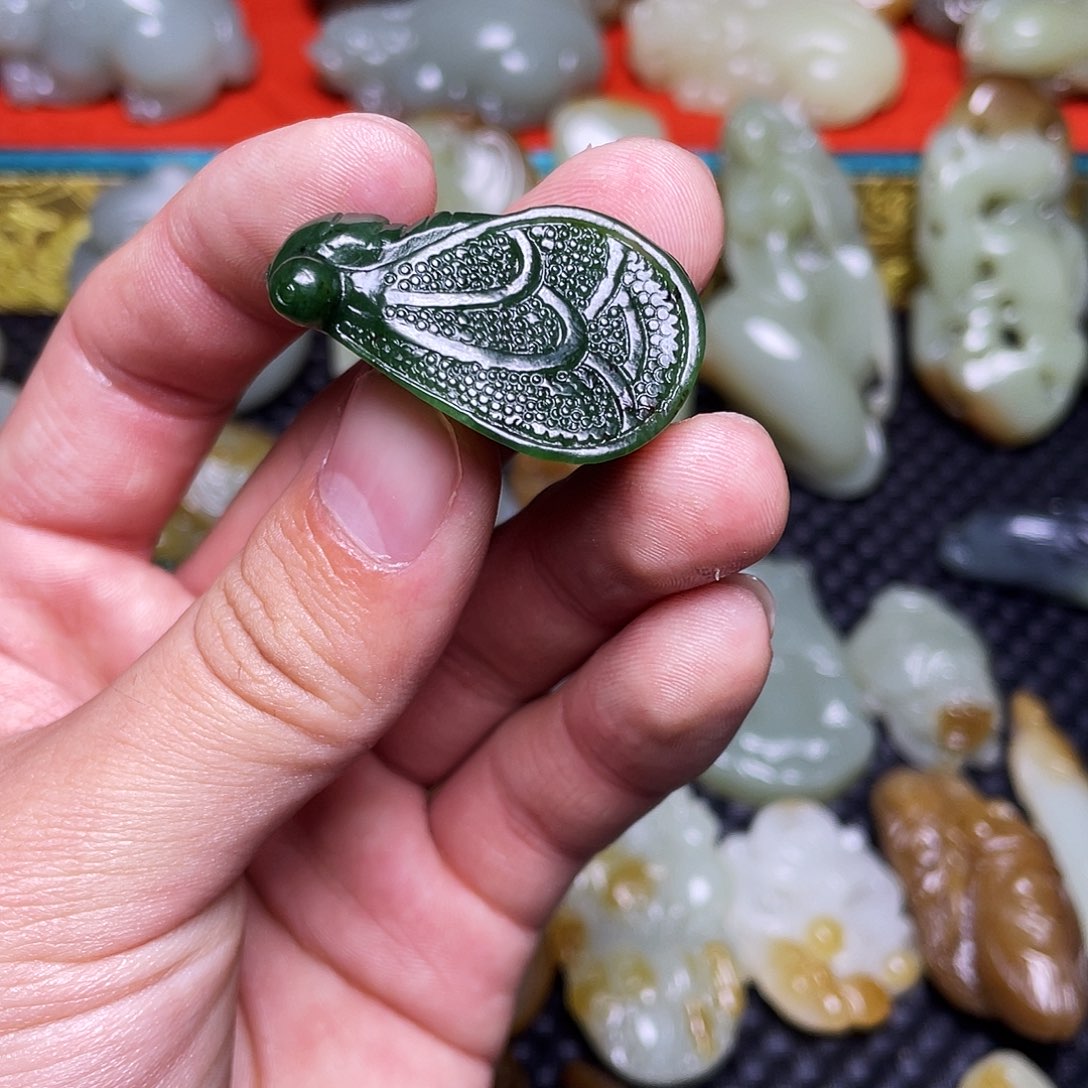 A***h和田玉未镶嵌颈饰