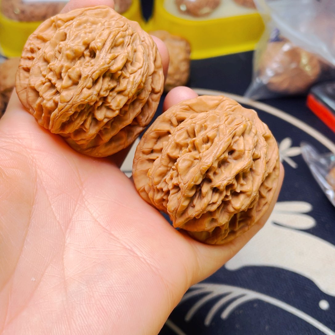 吊坠文玩核桃麦虎一对