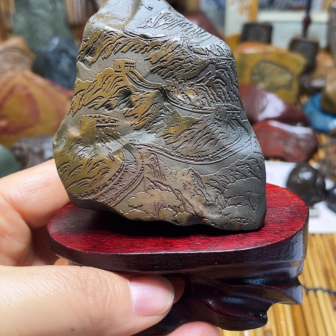 新疆原石雕刻手把件