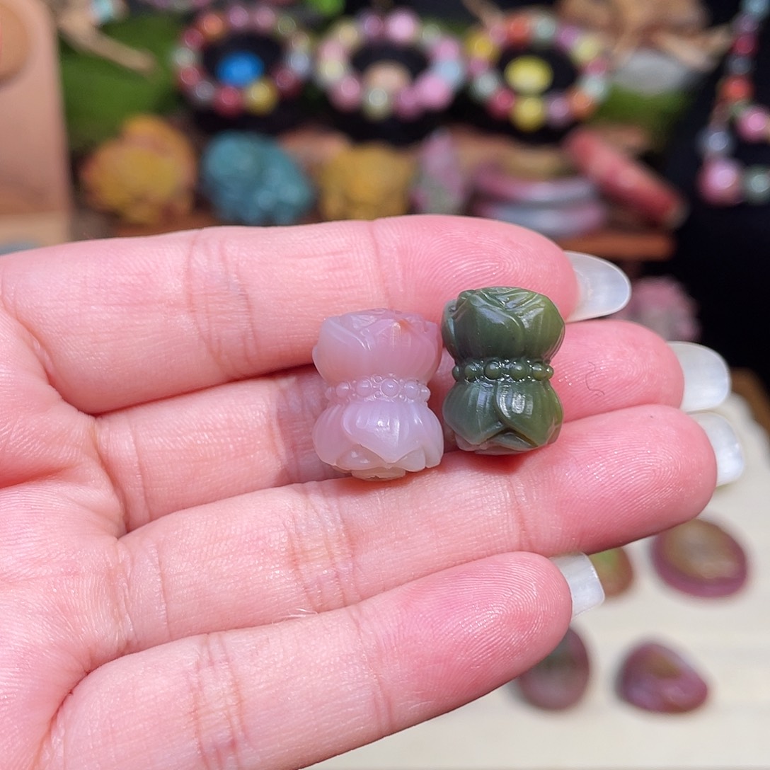 玛瑙/玉髓未镶嵌手链盐源玛瑙老矿莲花桶珠