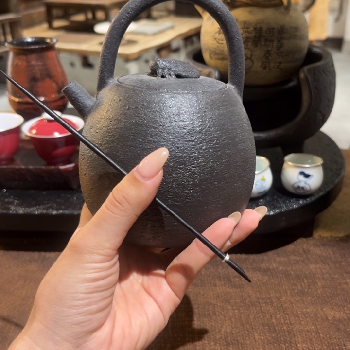 景德镇鱼和熊手工陶艺