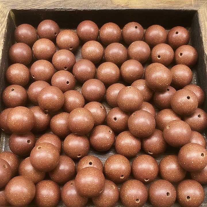 山楠昆仑雪1.2天然合香珠到手45克打底微瑕