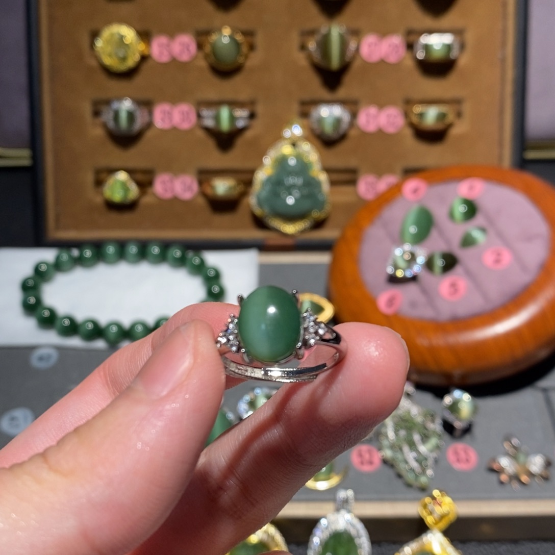 和田玉未镶嵌戒指